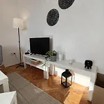 Brezinova Apartamento *